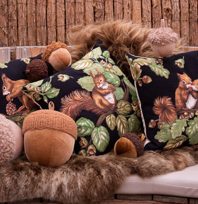 Mars & More Decoratieve Eikel – Fluweel – beige – H 25 cm