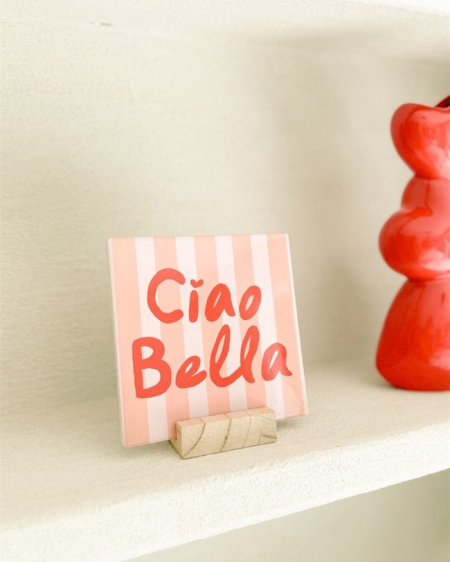 Decoratieve keramieken tegel met tekst – zachte pastelkleuren (roze, rood, beige) - 13 x 13 cm