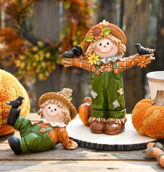 Liggende Vogelverschrikker met Vogeltje – kunsthars - groen/oranje - 8x13x9 cm