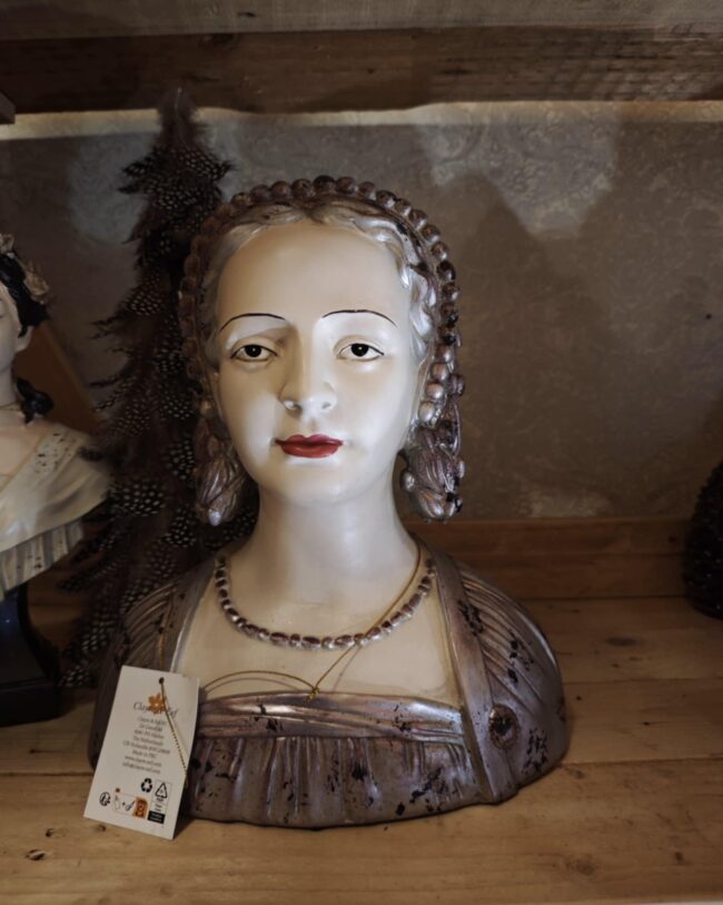 Clayre & Eef – Decoratief beeld buste vrouw – beige – Kunststof – 27x15x30 cm