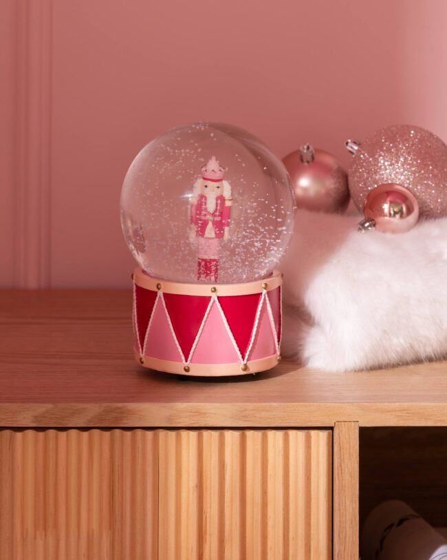 J-Line - Water-/Sneeuwbol Notenkraker – kunsthars - Wit/Roze - 12 x 17 cm