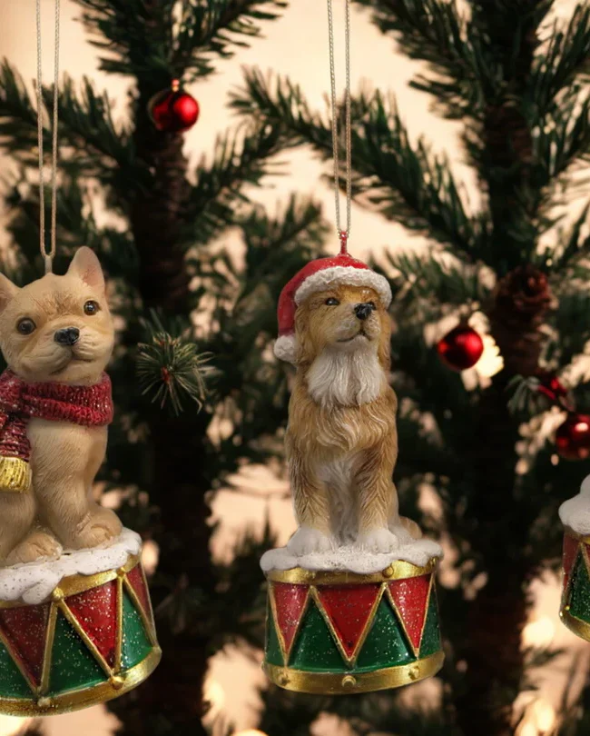 La Galleria - Kersthanger Hond in 3 verschillende uitvoeringen - kunsthars - h 8 cm - assortiment van 3/verkocht per stuk