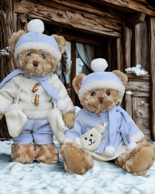 La Galleria - Koppel Beertjes in Lichtblauwe Winteroutfit - h 30 cm