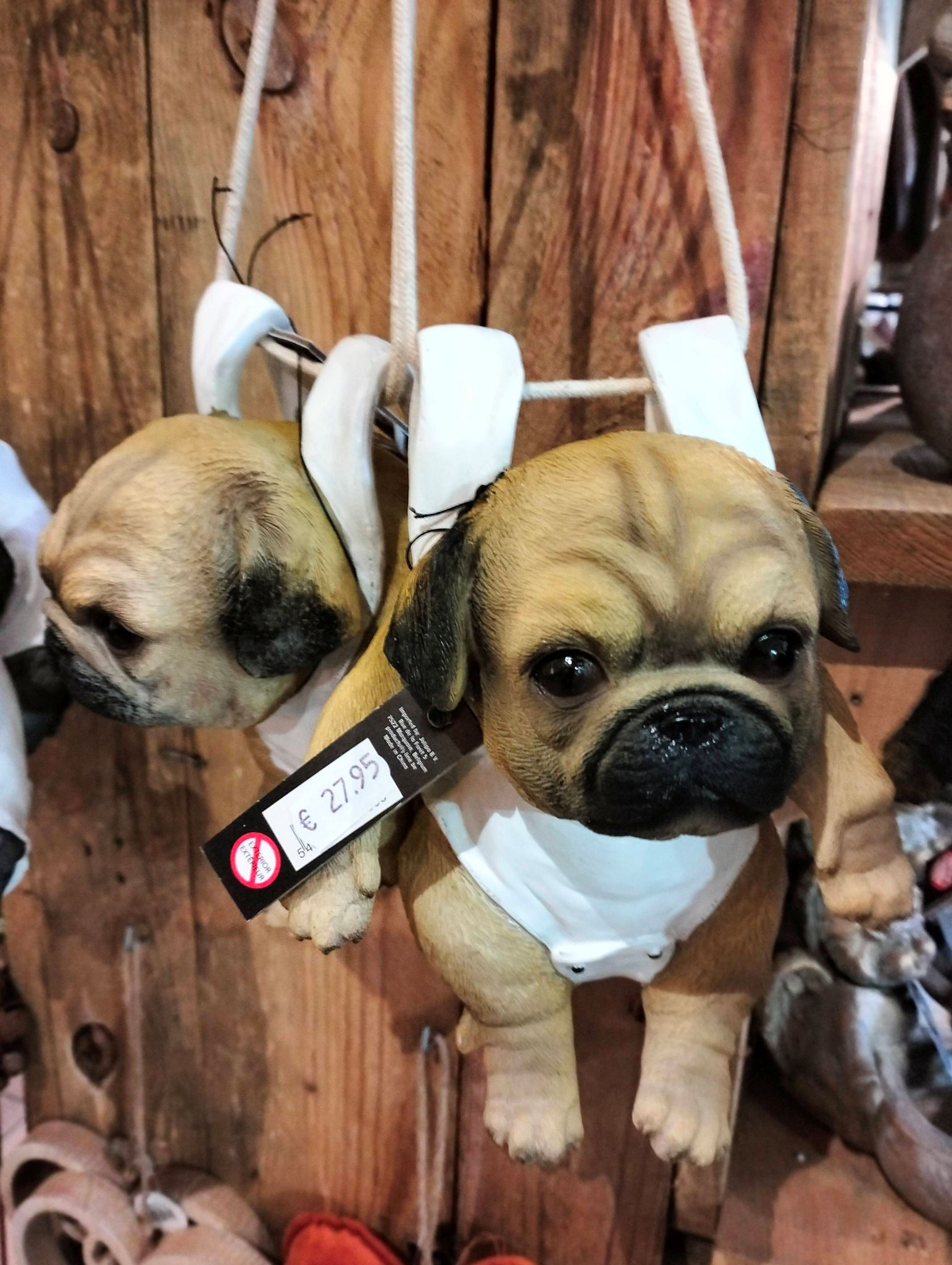 j-line - Hond met Luier – Hangend Decoratief Beeldje - 15 x 12,5 x 19,5 cm - Assortiment van 3/prijs per stuk - Afbeelding 5