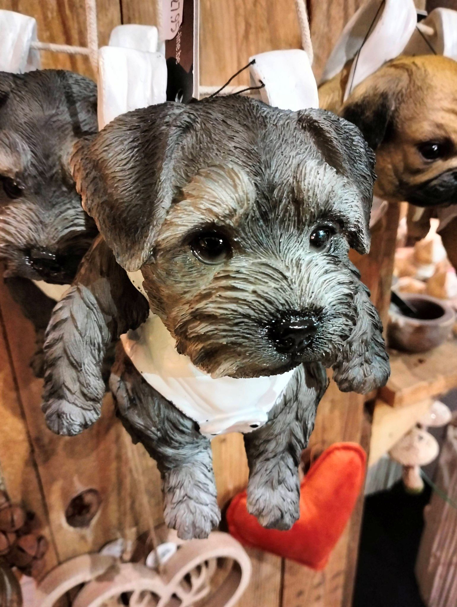 j-line - Hond met Luier – Hangend Decoratief Beeldje - 15 x 12,5 x 19,5 cm - Assortiment van 3/prijs per stuk - Afbeelding 6