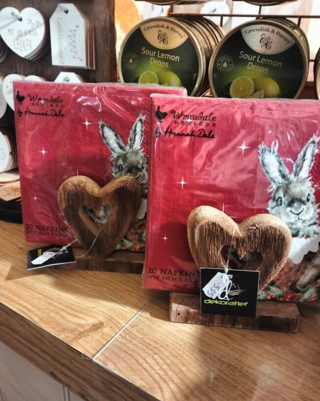 decoratief - Servettenhouder met Harten - Naturel - Hout - 11 × 7 × 11 cm