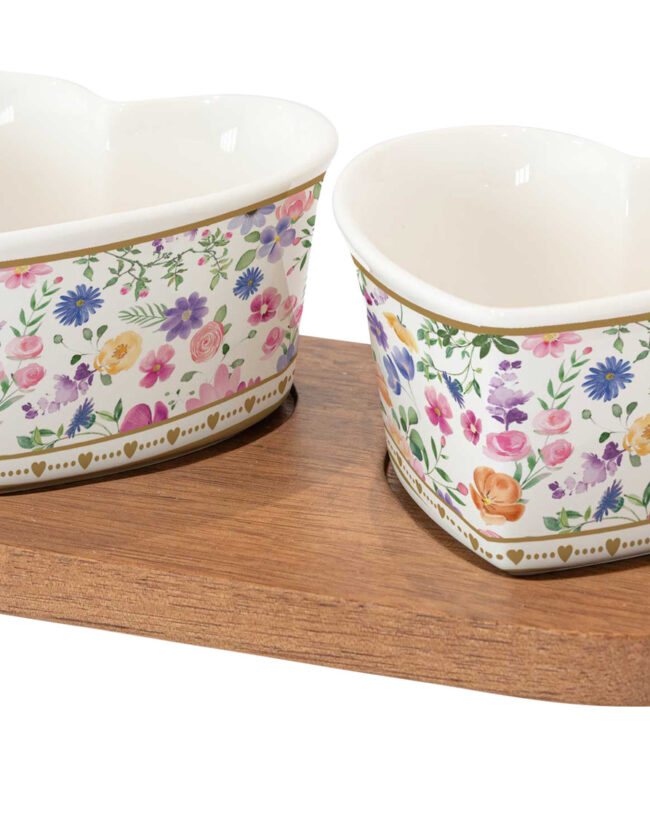 decoratief - ‘Mon Amour’ set van 2 Hartvormige aperitief bowls met Houten Dienblad - hout/porselein - wit met bloemenmotief