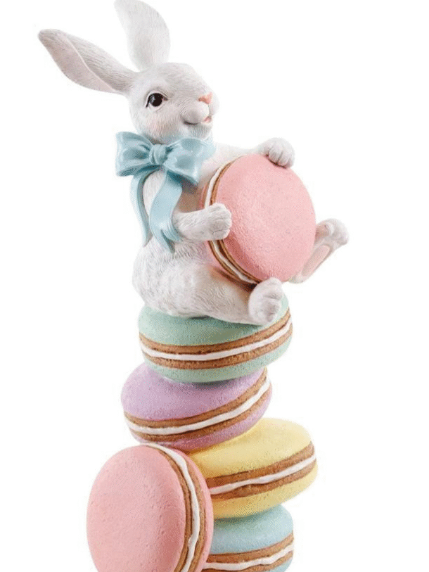paasdecoratie - goodwill - paashaas op een berg macarons - polystone - multi - H 37,5 cm