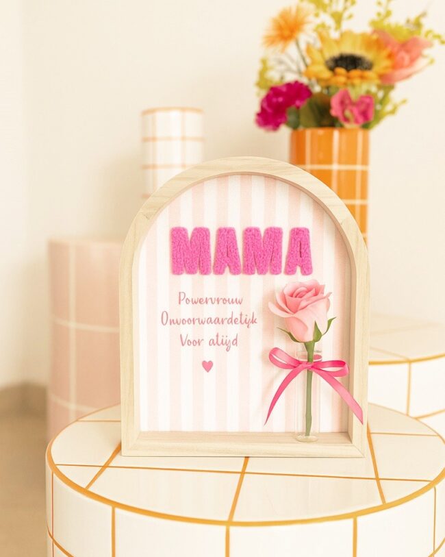 Houten Frame - mondeco - “MAMA” met vaasje - 21 x 25 x 3 cm