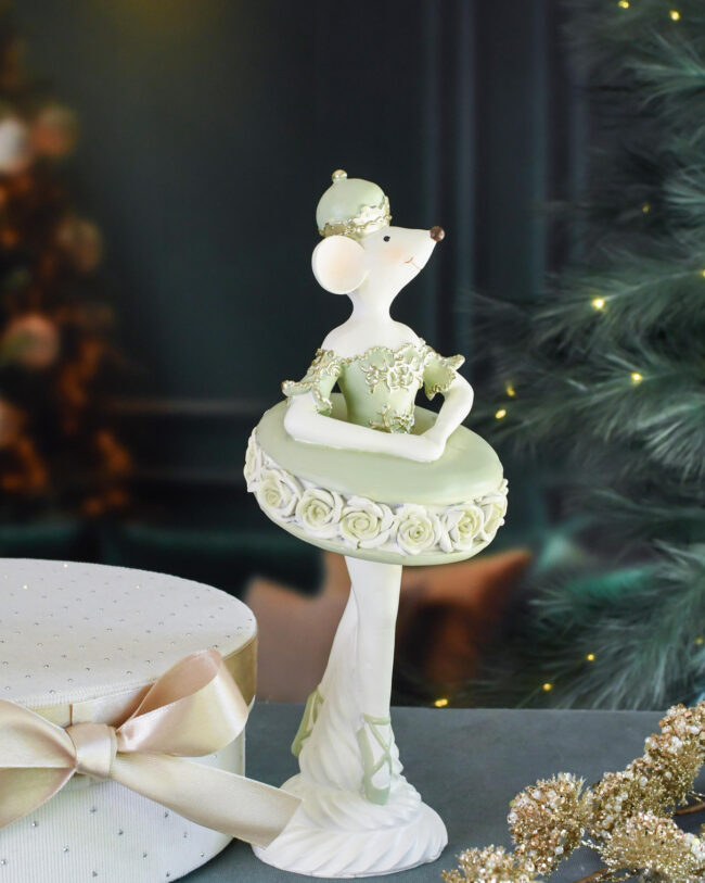 Decoratieve Ballerina Muis op Voet - kunsthars - groen/wit/goud - 10 x 10 x 26 cm