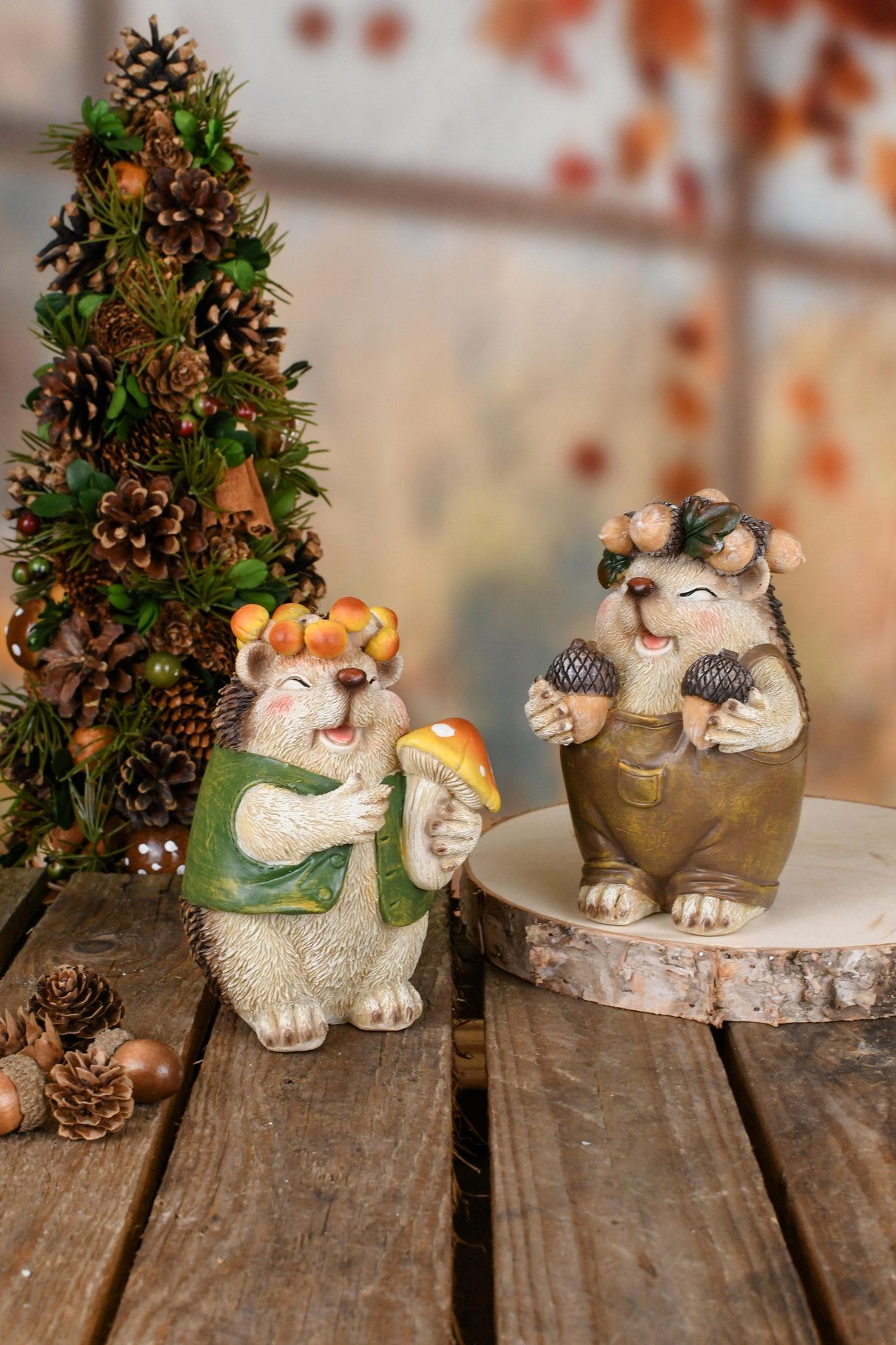 kunstkrans- Tafelstuk cilindervormig met dennenappels - groen/naturel - ร 16 x 42 cm