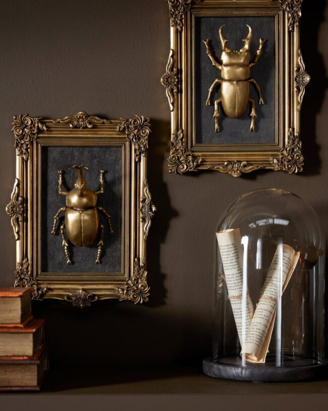 Wanddecoratie kever – j-line - kunsthars - Goud/Zwart – 21,5 × 4,5 × 27,5 cm – Assortiment van 2/prijs per stuk