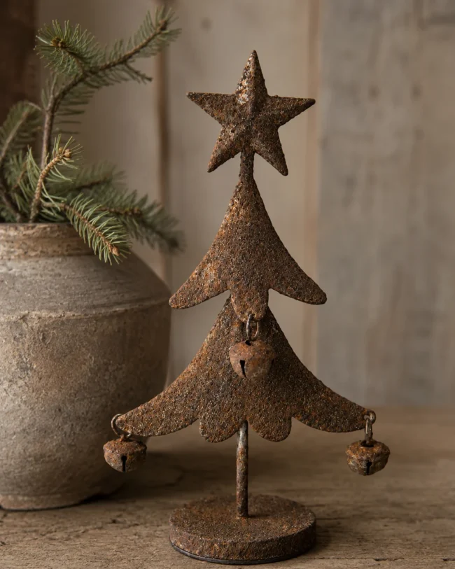kerstboom met belletjes - countryfield - metaal - roest - 11,5 x 7 x 22,5 cm